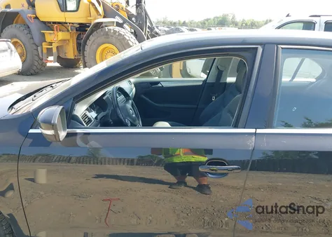 2014 Volkswagen Jetta 1.8T Se from USA, damaged, VIN 3VWD17AJ5EM393249